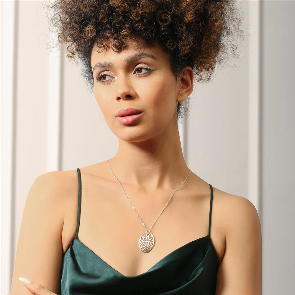 Kells Oval Pendant - Image 2