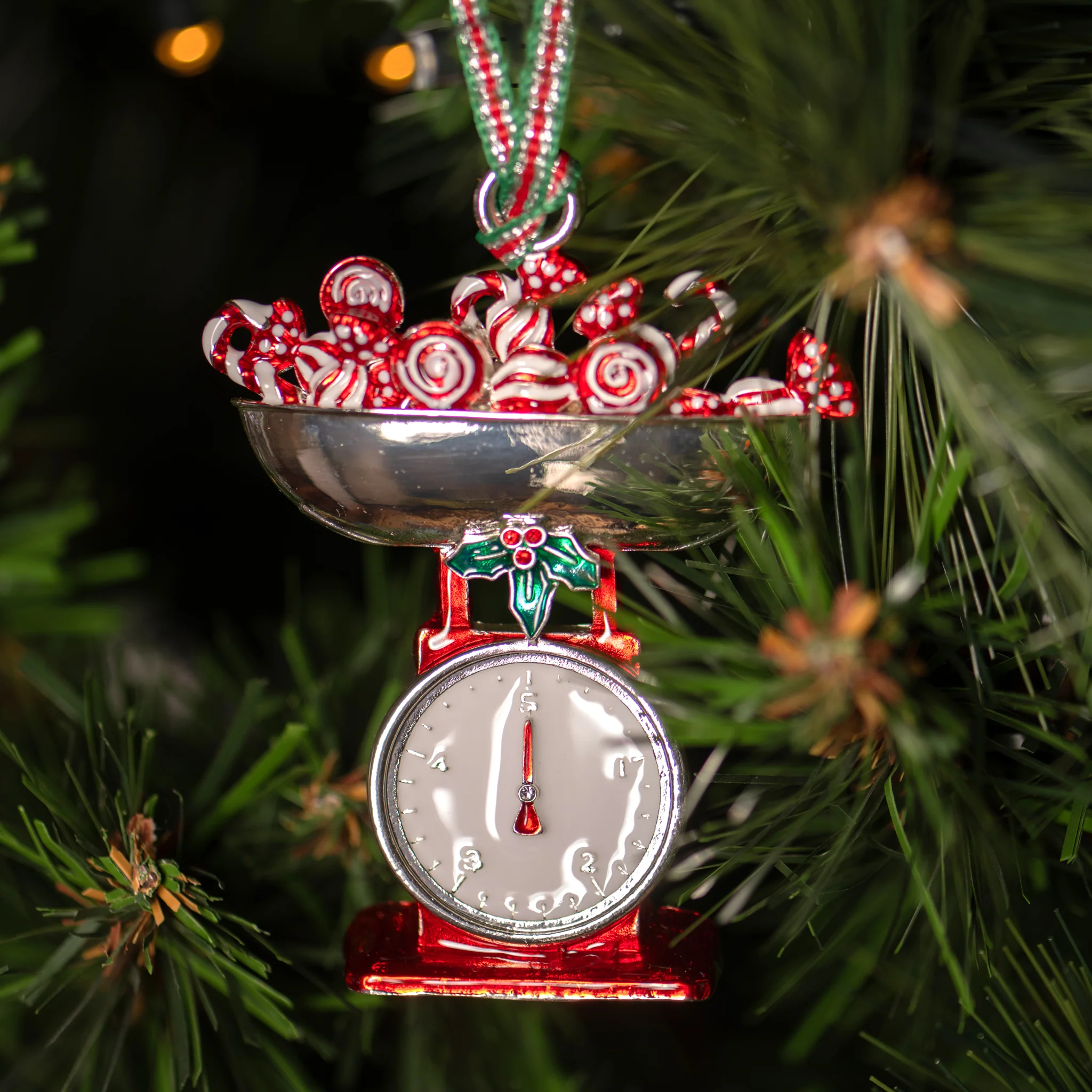 Retro Weighing Scales Christmas Tree Decoration - Image 2