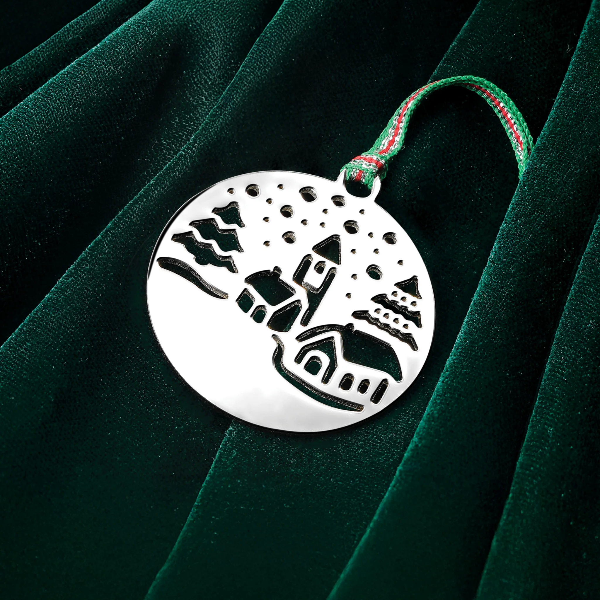 Snow Scene Christmas Tree Decoration - Image 3