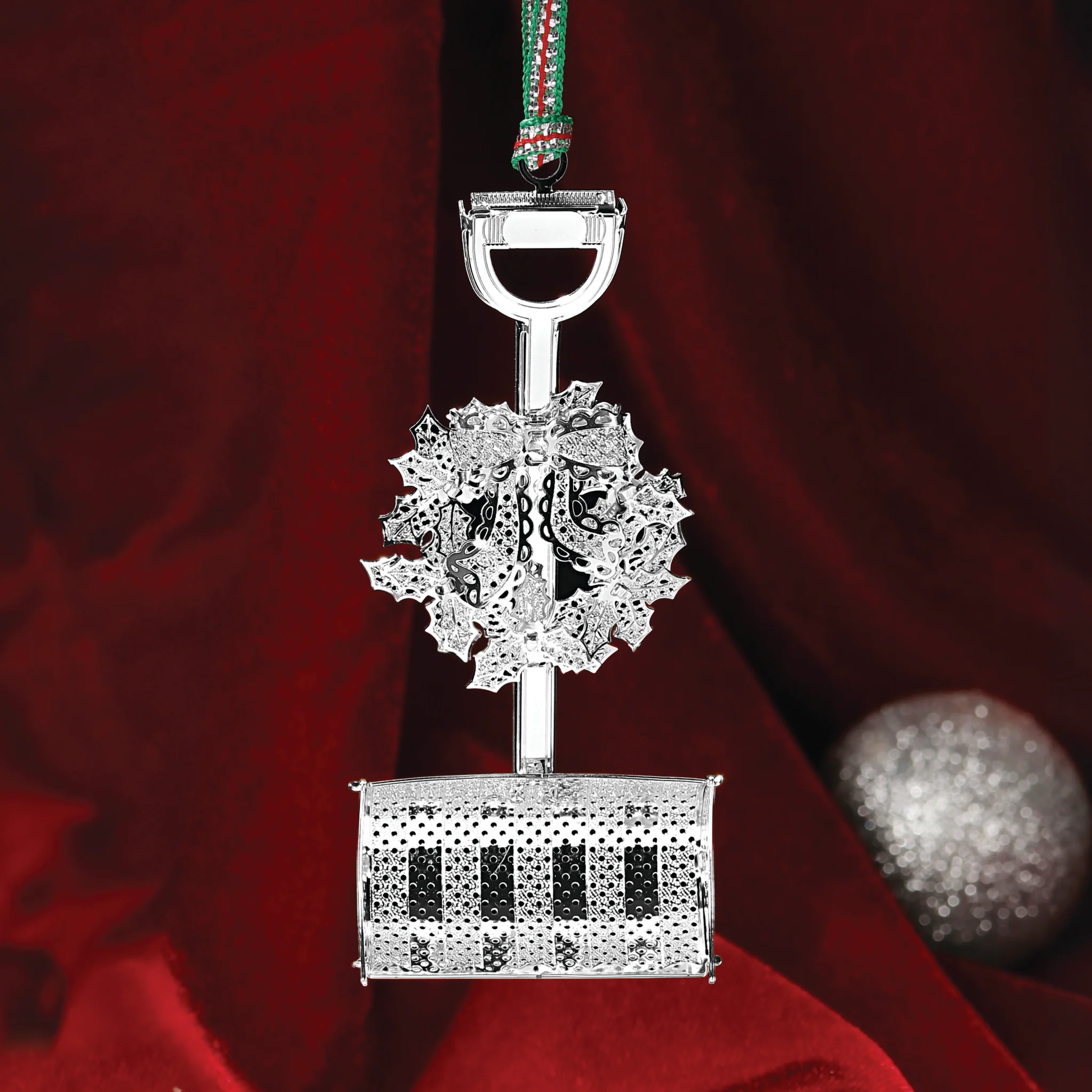 Snow Shovel Christmas Tree Decoration - Image 2